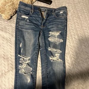 American Eagle Super Stretch High-Waisted ripped skinny jeans size 6